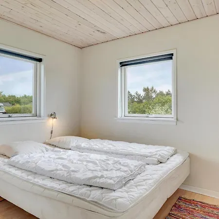 Beach Front Home In Tarm With Wifi Feriehus *