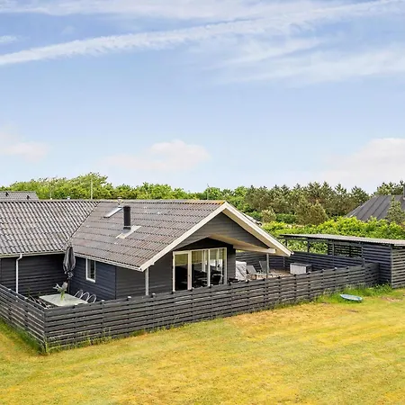 Beach Front Home In Tarm With Wifi Feriehus *