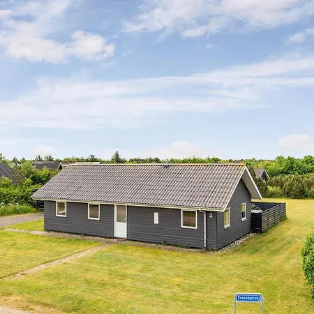 Beach Front Home In Tarm With Wifi Feriehus *