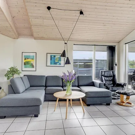 Beach Front Home In Tarm With Wifi * Tarm