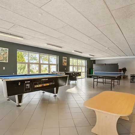 Vakantiehuis Four-bedroom In *