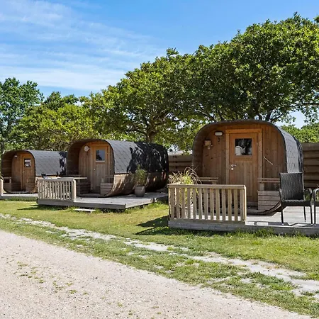 Vakantiehuis Four-bedroom In Tarm