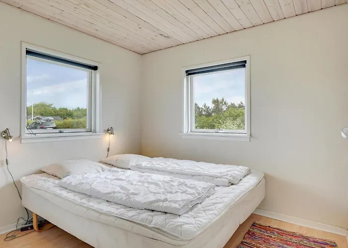 Four-bedroom In Dom wakacyjny *