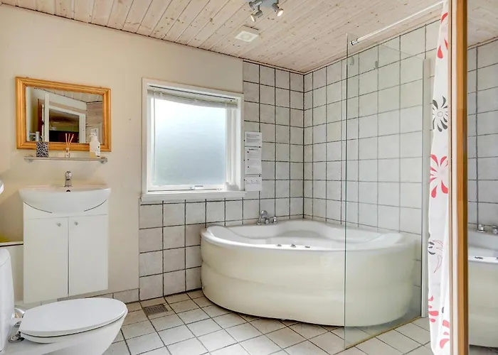 Dom wakacyjny Four-bedroom In