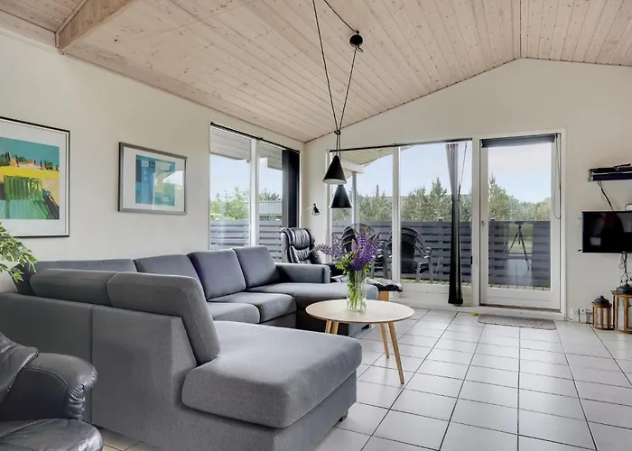 Four-bedroom In Dom wakacyjny