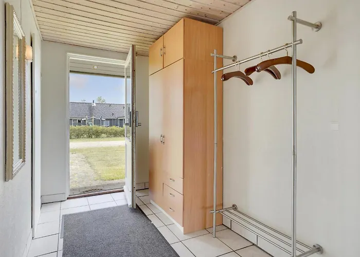 Dom wakacyjny Four-bedroom In